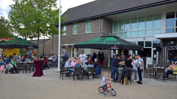 Fase 1 van het terras voor het Wapen van Reek is gerealiseerd